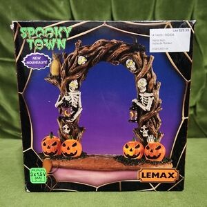 Lemax Spooky Town Skeleton Archway - Black and Orange